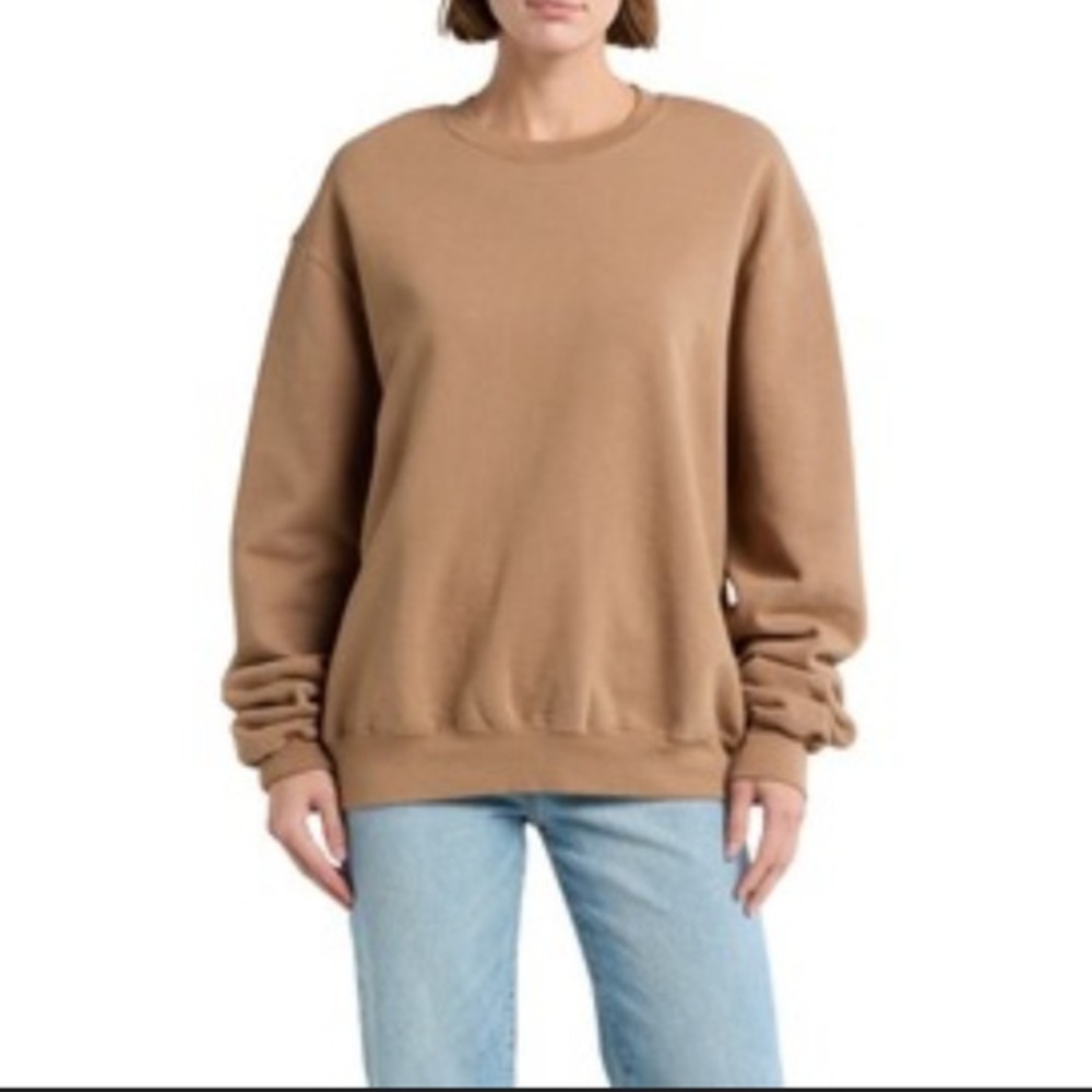 Good American oversized woman’s crewneck 
Medium